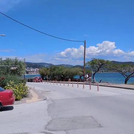 Island View * Néa Péramos