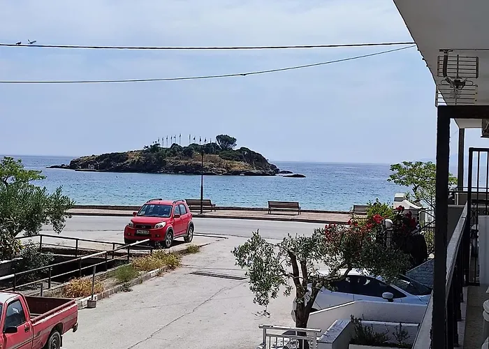 Island View * Néa Péramos