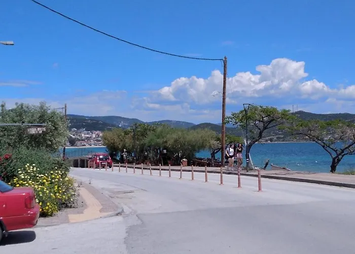 Island View * Néa Péramos