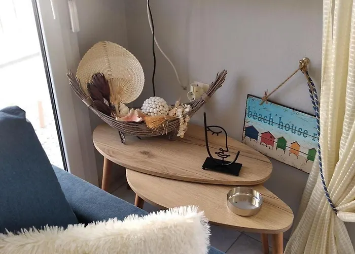 Island View * Néa Péramos