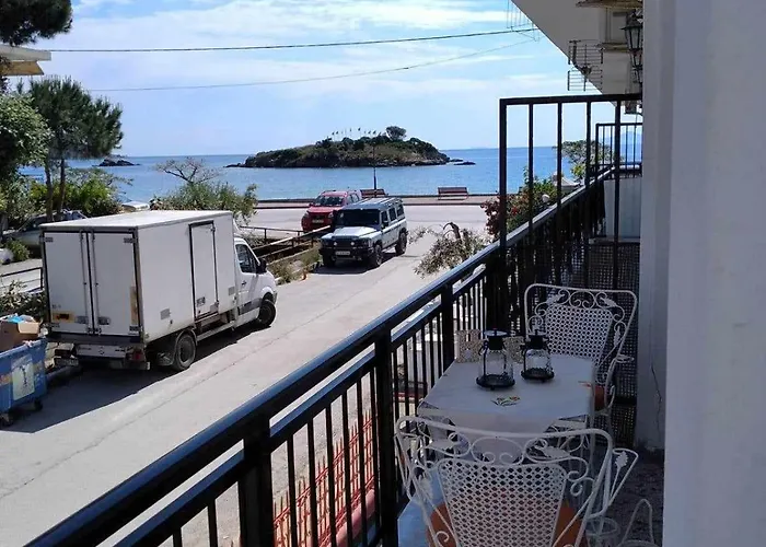 Island View * Néa Péramos